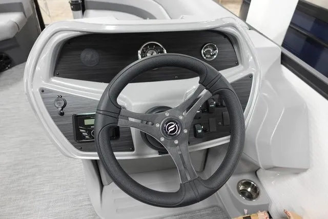 Slide: The Image of Flagship E20 LS 2025 - 10