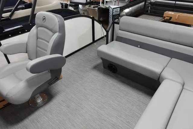 Slide: The Image of Flagship E20 LS 2025 - 13