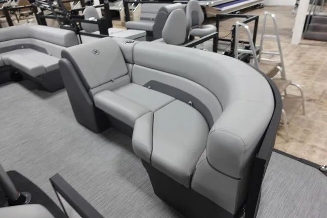 Slide: The Image of Flagship E20 LS 2025 - 3