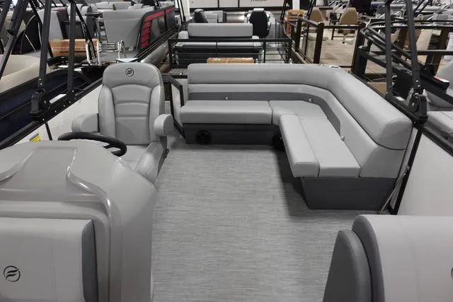 Slide: The Image of Flagship E20 LS 2025 - 6