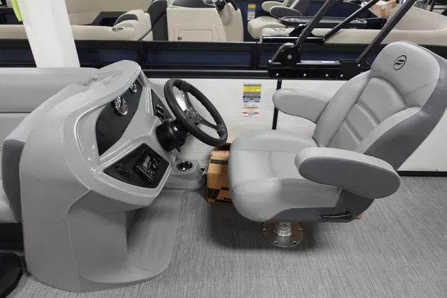 Slide: The Image of Flagship E20 LS 2025 - 8