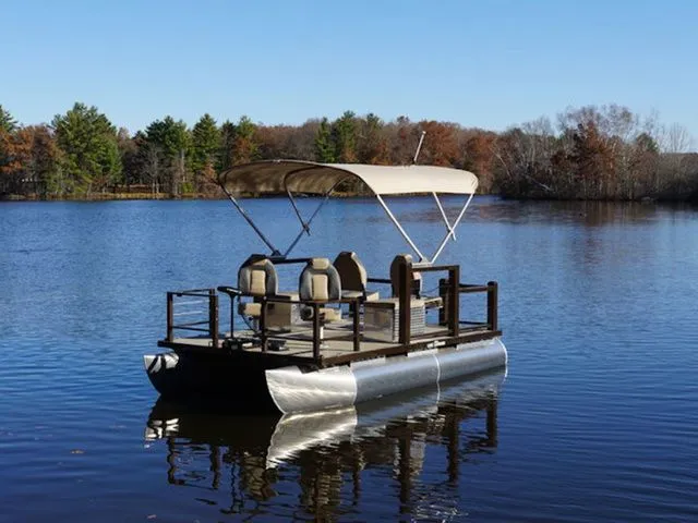 The Image of Lake Lounger 13' Four-Corner 2024 - 1