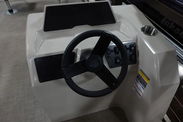 Slide: The Image of Lake Lounger 16' Four-Corner 2024 - 12