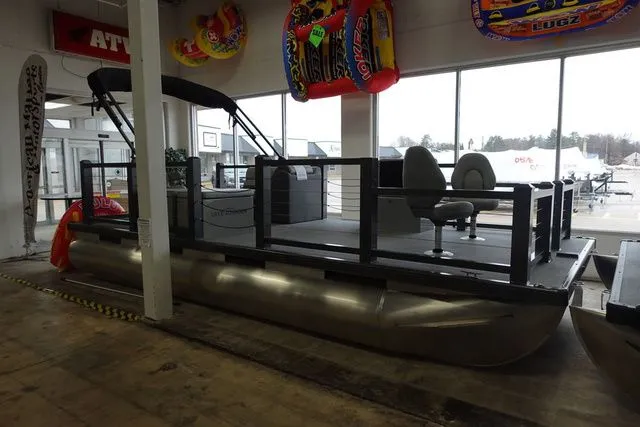 The Image of Lake Lounger 20' FRONT FISH ELEC 2025 - 1