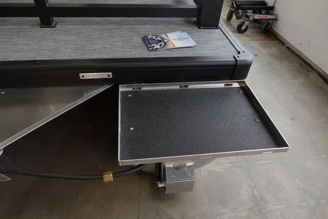 Slide: The Image of Lake Lounger 16' FOUR CORNER PRO 2025 - 4