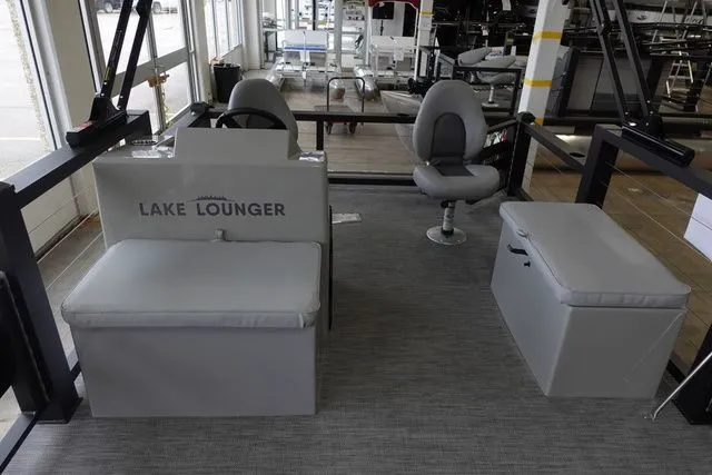 Slide: The Image of Lake Lounger 16' FOUR CORNER PRO 2025 - 8