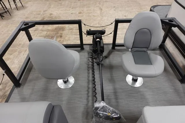 Slide: The Image of Lake Lounger 13' Front-Fish 2025 - 4