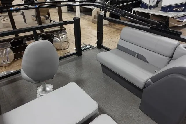 Slide: The Image of Lake Lounger 13' Front-Fish 2025 - 8