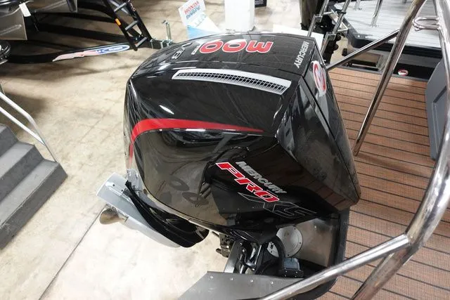 Slide: The Image of Manitou Explore 26 Switchback Single Engine V-Toon 2024 - 15