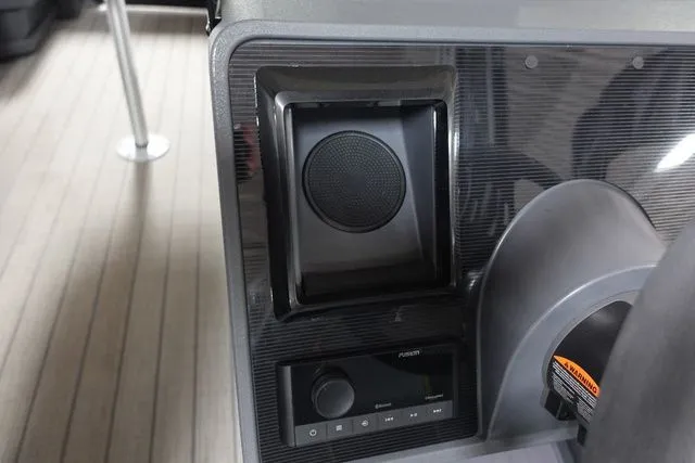 Slide: The Image of Manitou Explore 24 Max Navigator V-Toon 2024 - 12