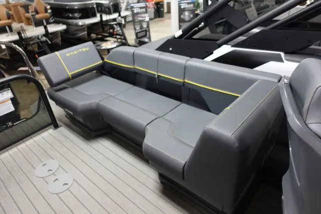 Slide: The Image of Manitou Explore 24 Max Navigator V-Toon 2024 - 13