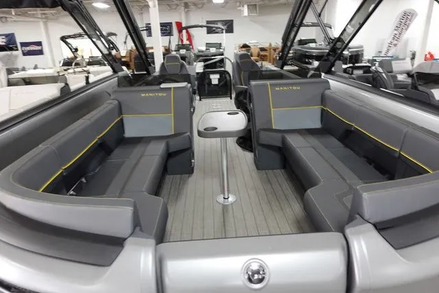 Slide: The Image of Manitou Explore 24 Max Navigator V-Toon 2024 - 4