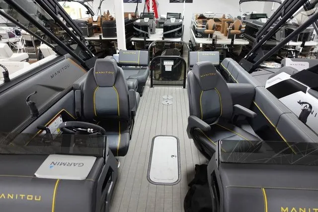 Slide: The Image of Manitou Explore 24 Max Navigator V-Toon 2024 - 7