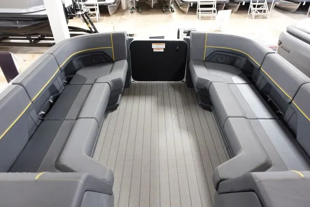 Slide: The Image of Manitou Explore 24 Max Navigator V-Toon 2024 - 3