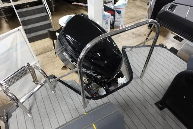 Slide: The Image of Manitou Explore 24 Max Navigator V-Toon 2024 - 9