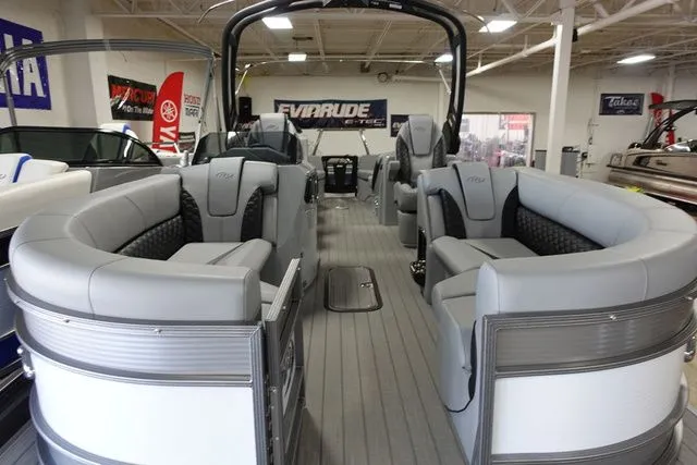 Slide: The Image of Manitou LX 25 Rear Facing X-Treme Windshield (RFXW) Single 2024 - 3