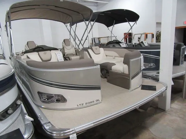 The Image of Tahoe Cascade Quad Lounger 23 2023 - 1