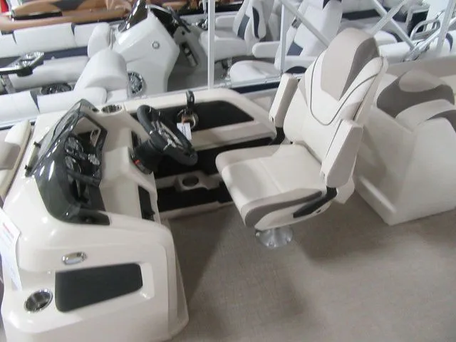 Slide: The Image of Tahoe Cascade Quad Lounger 23 2023 - 3