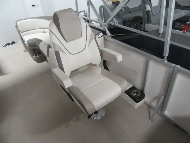 Slide: The Image of Tahoe Cascade Quad Lounger 23 2023 - 5