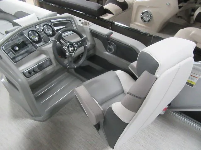 Slide: The Image of Tahoe LTZ Cruise Rear Bench 23 FT 2023 - 6
