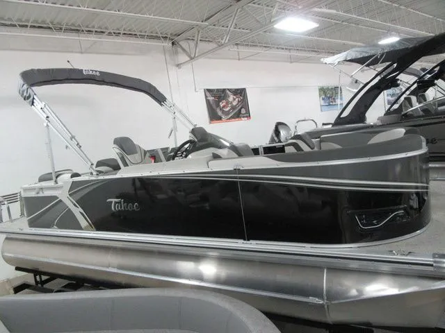 The Image of Tahoe LTZ Quad Lounger 21 FT 2023 - 1