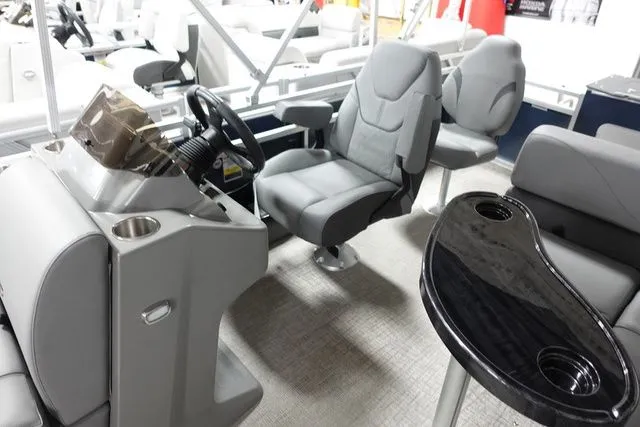 Slide: The Image of Tahoe STX Quad Fish 19 FT 2024 - 10