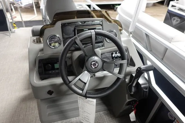 Slide: The Image of Tahoe STX Quad Fish 19 FT 2024 - 11