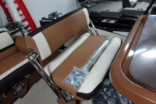 Slide: The Image of Tahoe STX Quad Fish 19 FT 2024 - 19