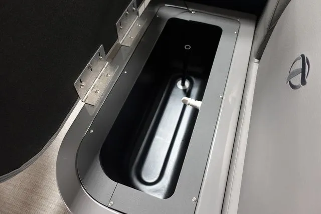 Slide: The Image of Tahoe STX Quad Fish 19 FT 2024 - 7