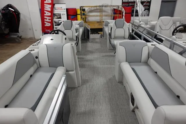 Slide: The Image of Tahoe Sport Quad Lounger 21 FT 2025 - 3