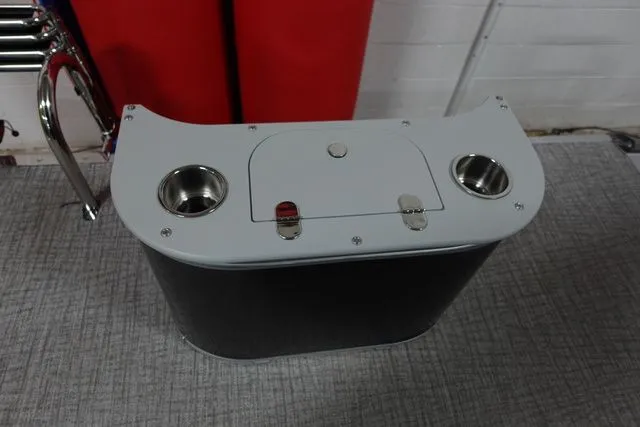 Slide: The Image of Tahoe Cascade 23RL 2025 - 12