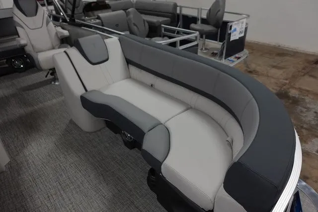 Slide: The Image of Tahoe Cascade 23RL 2025 - 4