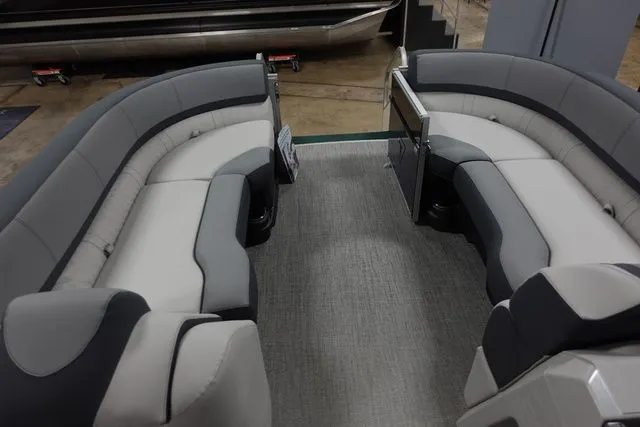 Slide: The Image of Tahoe Cascade 23RL 2025 - 5