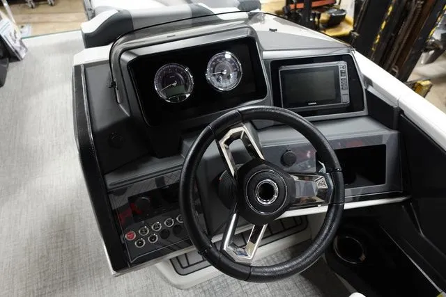 Slide: The Image of Tahoe Cascade 23RL 2025 - 6