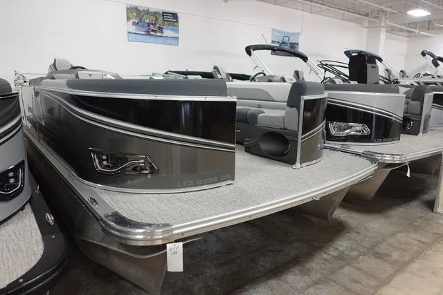 The Image of Tahoe LTZ Cruise 23 FT 2025 - 1