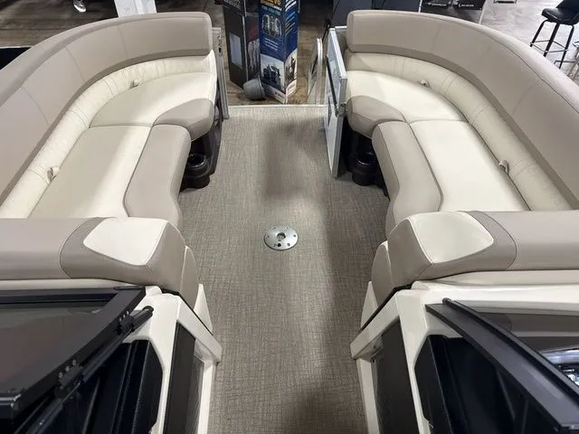Slide: The Image of Tahoe Cascade Quad Lounge Shift Windshield Tritoon 23 FT 2025 - 3