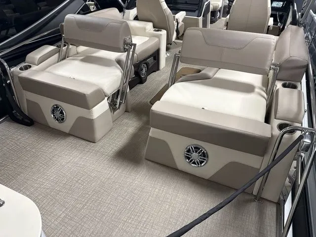 Slide: The Image of Tahoe Cascade Quad Lounge Shift Windshield Tritoon 23 FT 2025 - 8