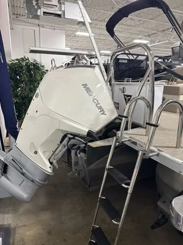 Slide: The Image of Tahoe Cascade Quad Lounge Shift Windshield Tritoon 23 FT 2025 - 9