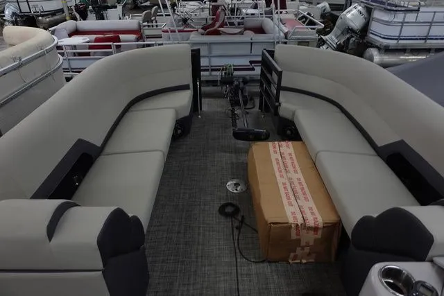 Slide: The Image of Flagship Discover Rear Fish D22 RF 2023 - 4