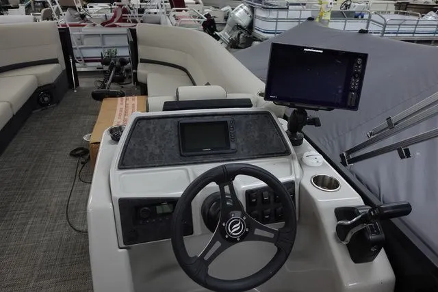 Slide: The Image of Flagship Discover Rear Fish D22 RF 2023 - 6