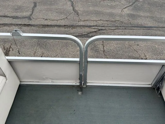 Slide: The Image of Misty Harbor 2424CF 2000 - 10