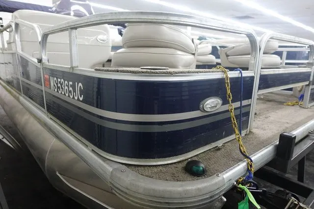 Slide: The Image of Misty Harbor 225CF 2013 - 2