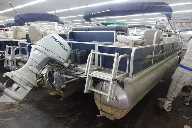 Slide: The Image of Misty Harbor 225CF 2013 - 3