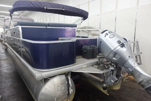 Slide: The Image of Misty Harbor 225CF 2013 - 4