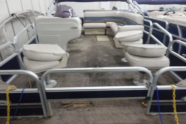 Slide: The Image of Misty Harbor 225CF 2013 - 5