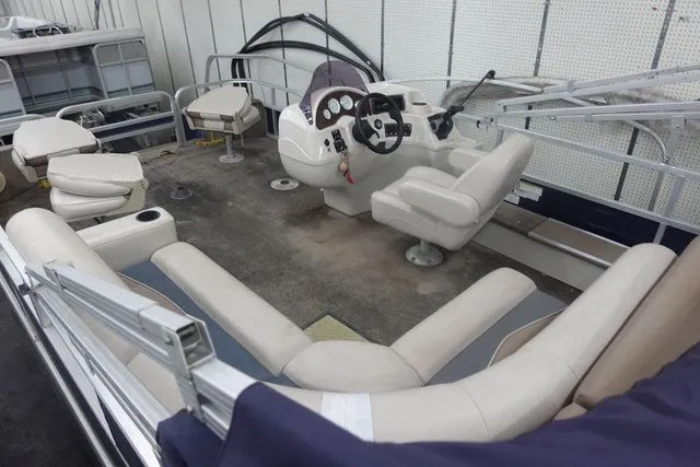 Slide: The Image of Misty Harbor 225CF 2013 - 8