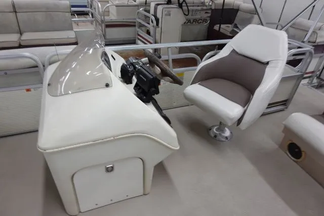 Slide: The Image of Lowe Sun Cruiser 20XL Tritoon 1999 - 12