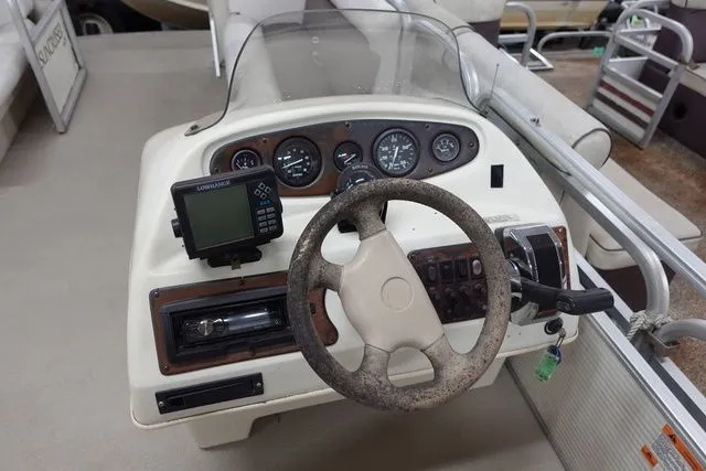 Slide: The Image of Lowe Sun Cruiser 20XL Tritoon 1999 - 14