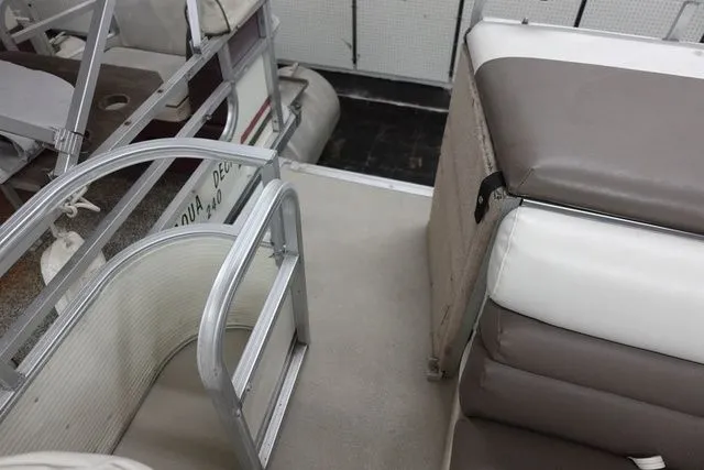 Slide: The Image of Lowe Sun Cruiser 20XL Tritoon 1999 - 16