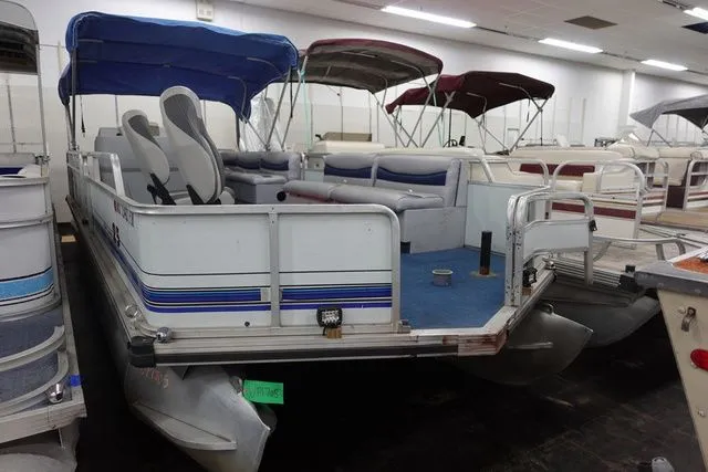 The Image of Sun Tracker 25 Party Barge 1995 - 1